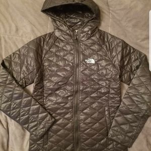 THE NORTHFACE COAT SIZE SMALL NEW W/TAGS
